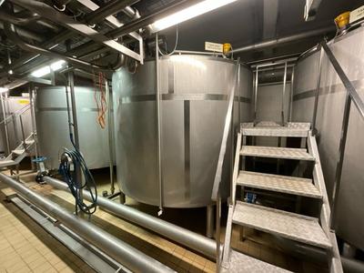 Overview picture of 1996 Jahala VI 12000 s/s vertical storage tank 12.000L